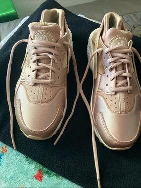Nike Women's Rose Gold Huarache Sneakers